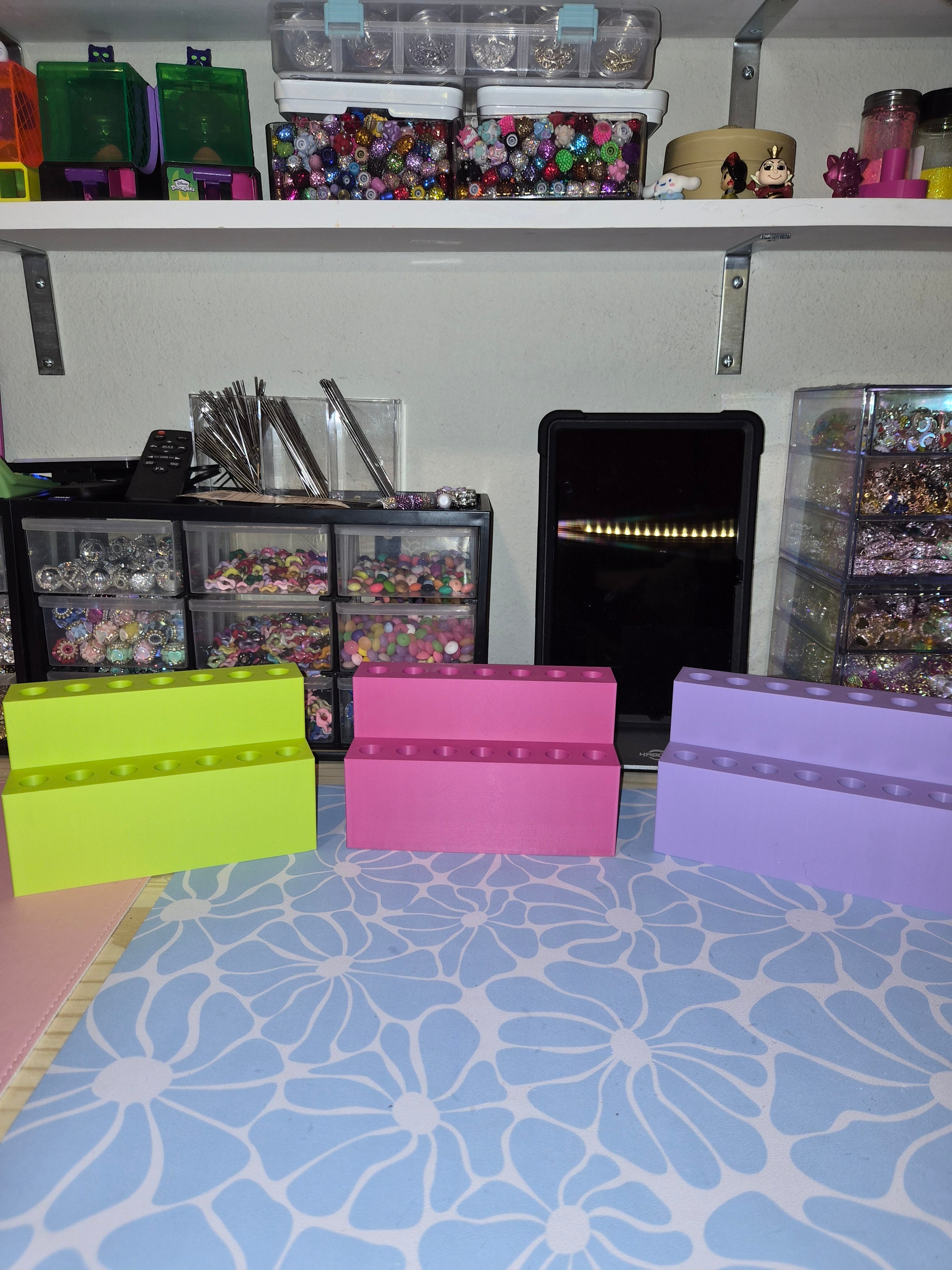 16 hole pen stand
