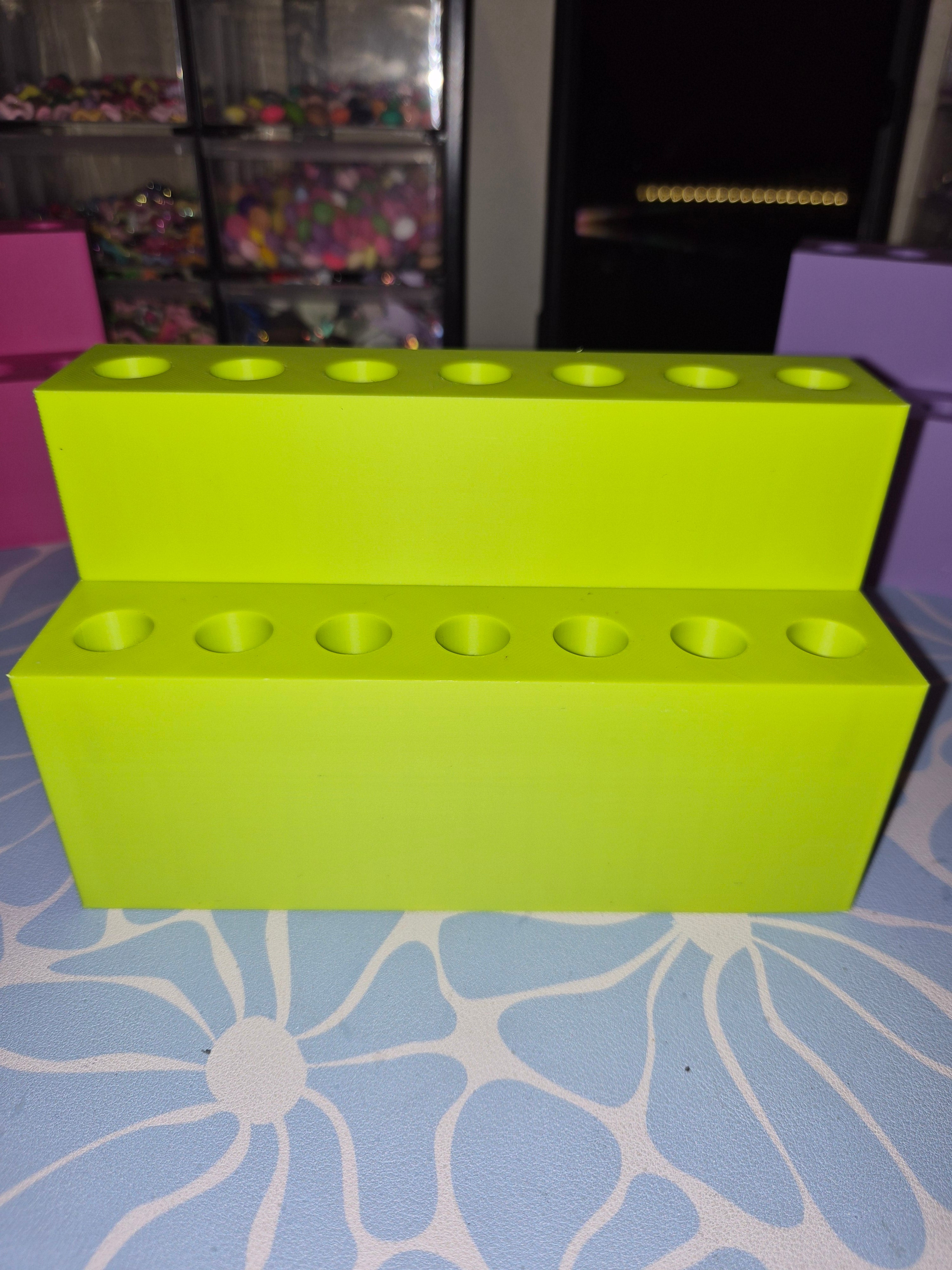 16 hole pen stand